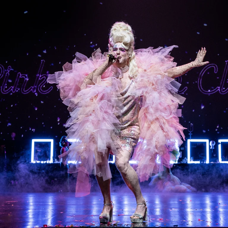 Die kleine Meerjungfrau. A Fluid Fairy Fantasy